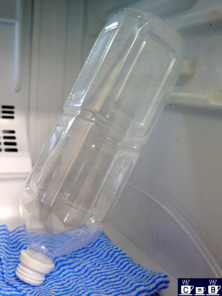冷蔵庫内でのペットボトルの乾燥