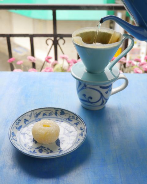 柚子餅(ゆず餅)とコーヒー 