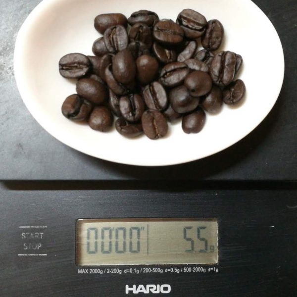 コーヒー豆46粒で5.5g