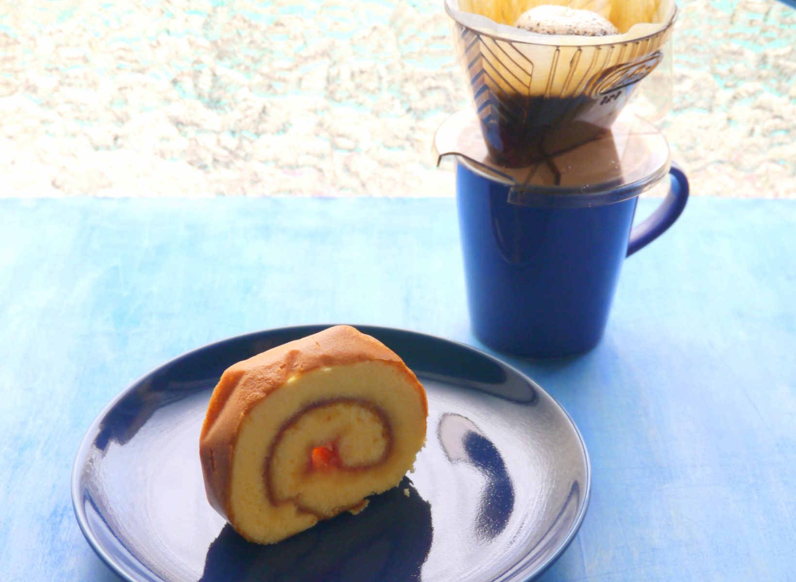 広島屋菓子舗さんの ロールカステラ コバルト 神戸三宮の自家焙煎コーヒー豆屋