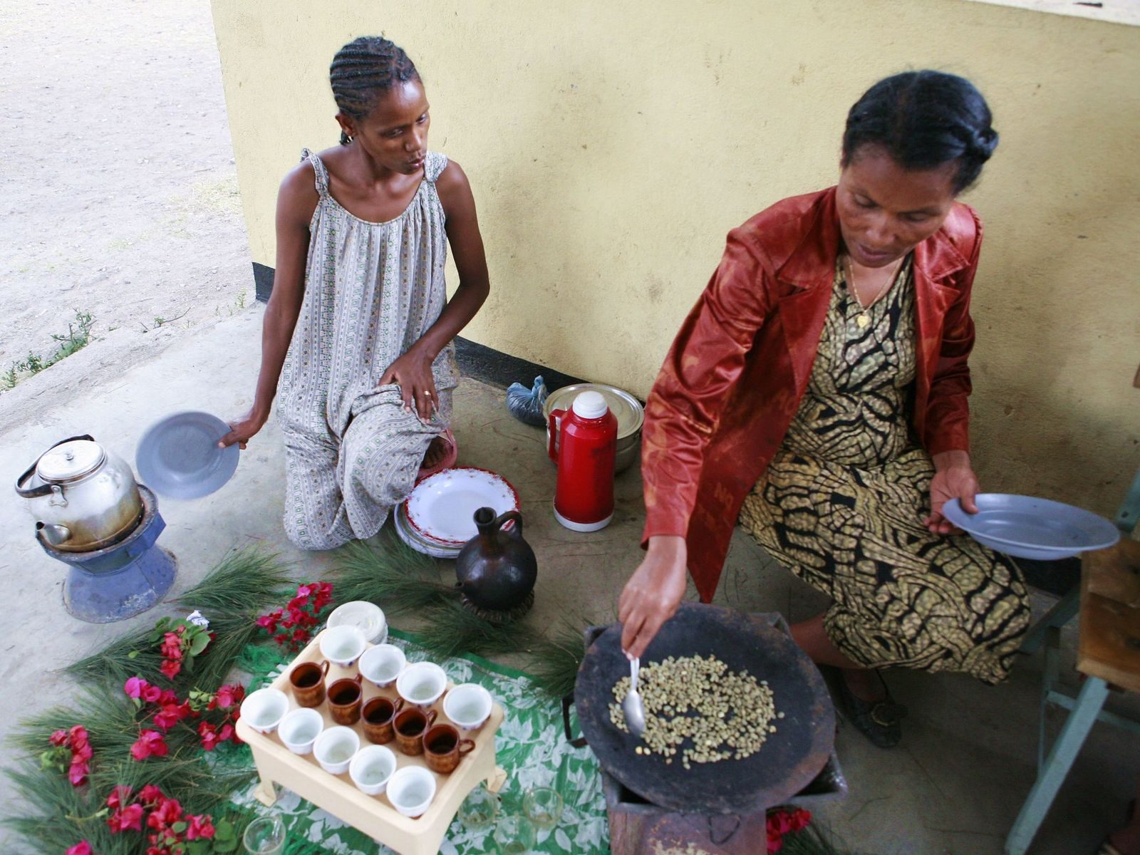 エチオピアのコーヒーセレモニー